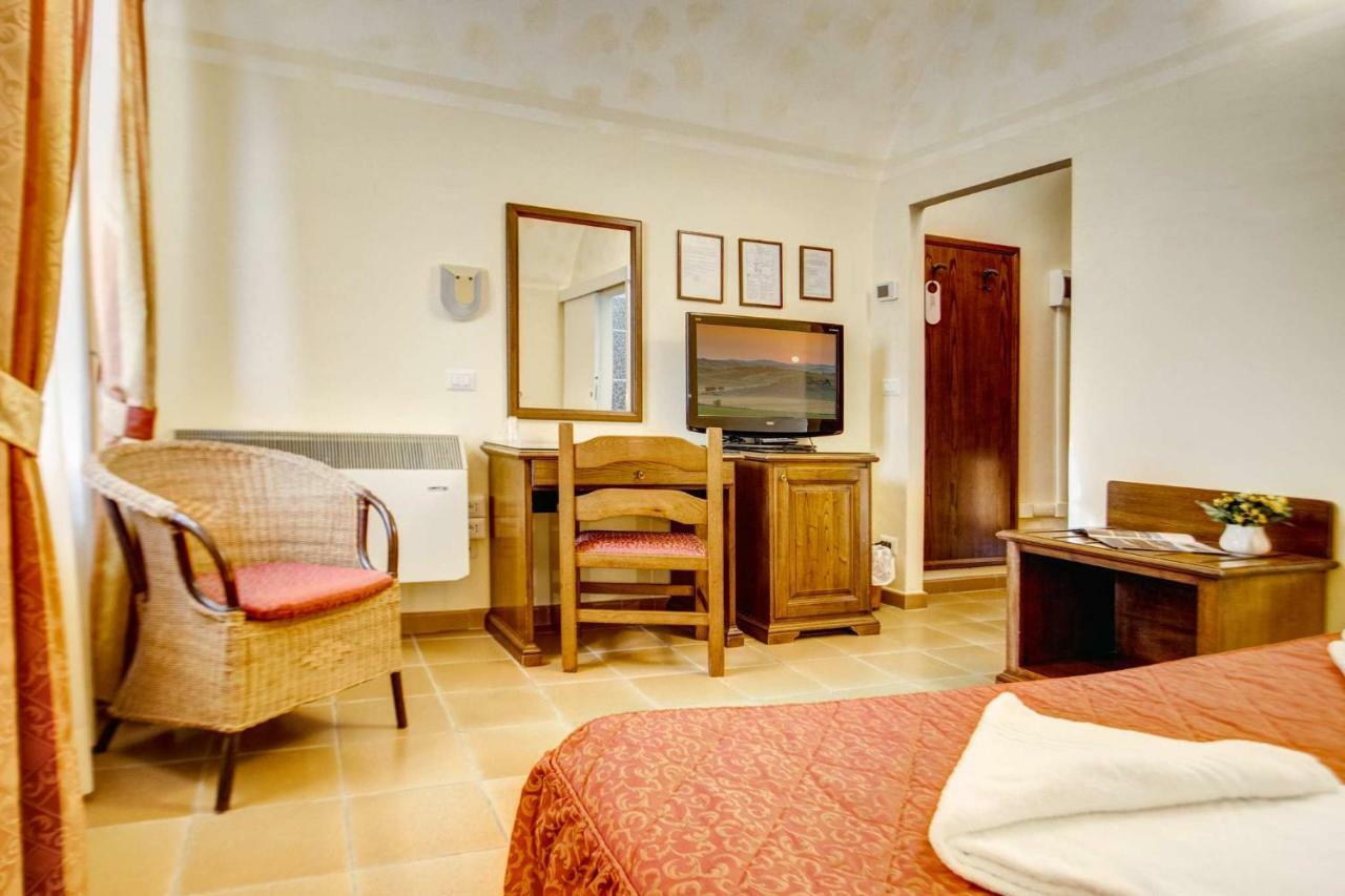 Hotel Residence Villa Rioddi Volterra Bagian luar foto