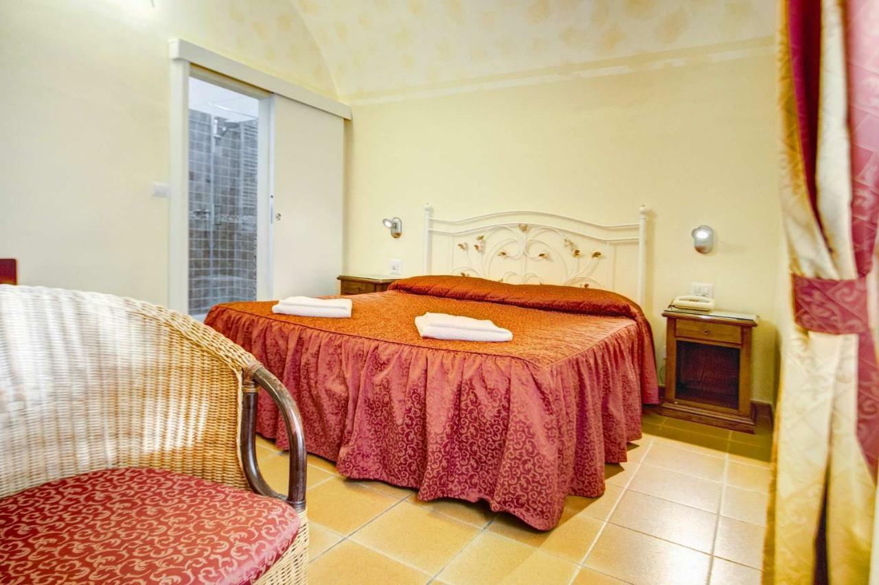 Hotel Residence Villa Rioddi Volterra Bagian luar foto