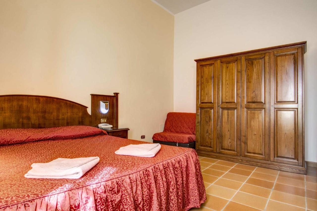 Hotel Residence Villa Rioddi Volterra Bagian luar foto