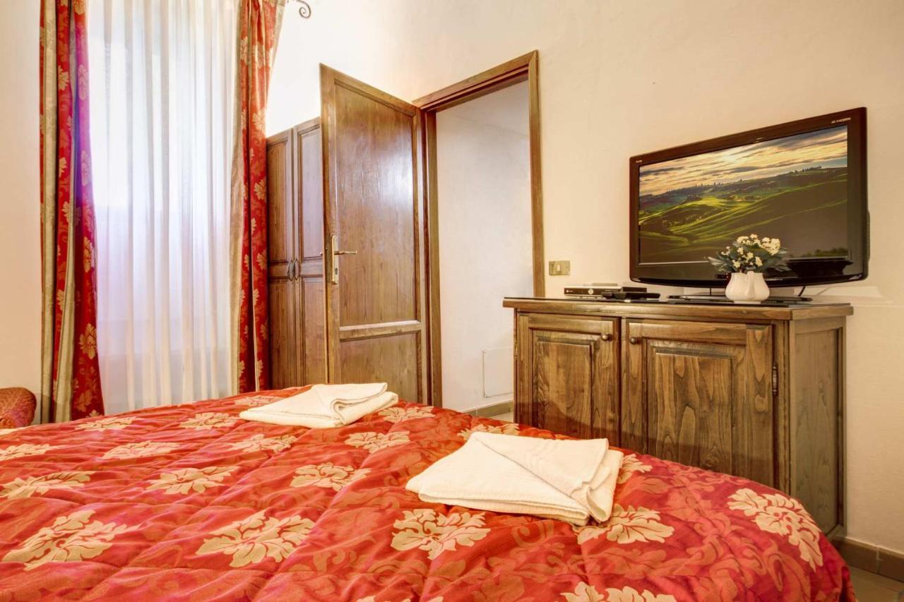 Hotel Residence Villa Rioddi Volterra Bagian luar foto