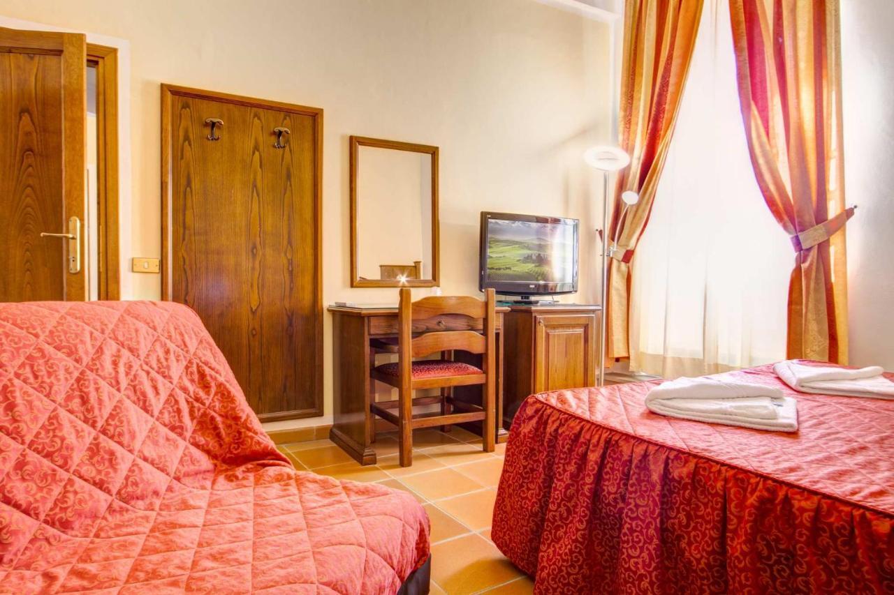 Hotel Residence Villa Rioddi Volterra Bagian luar foto