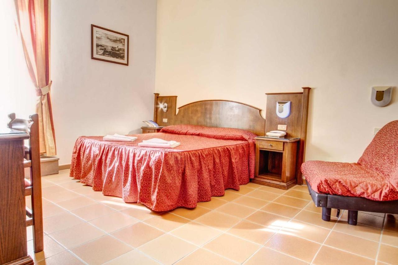 Hotel Residence Villa Rioddi Volterra Bagian luar foto