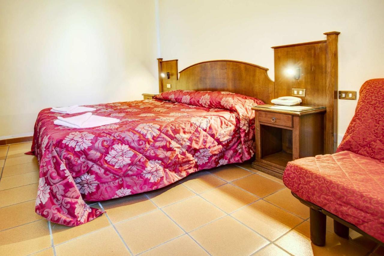 Hotel Residence Villa Rioddi Volterra Bagian luar foto
